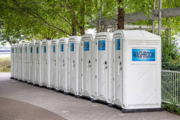 Best Emergency porta potty rental  in North Lindenhurst, NY