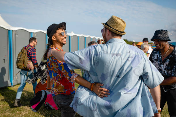 Best Luxury portable toilet rental  in North Lindenhurst, NY